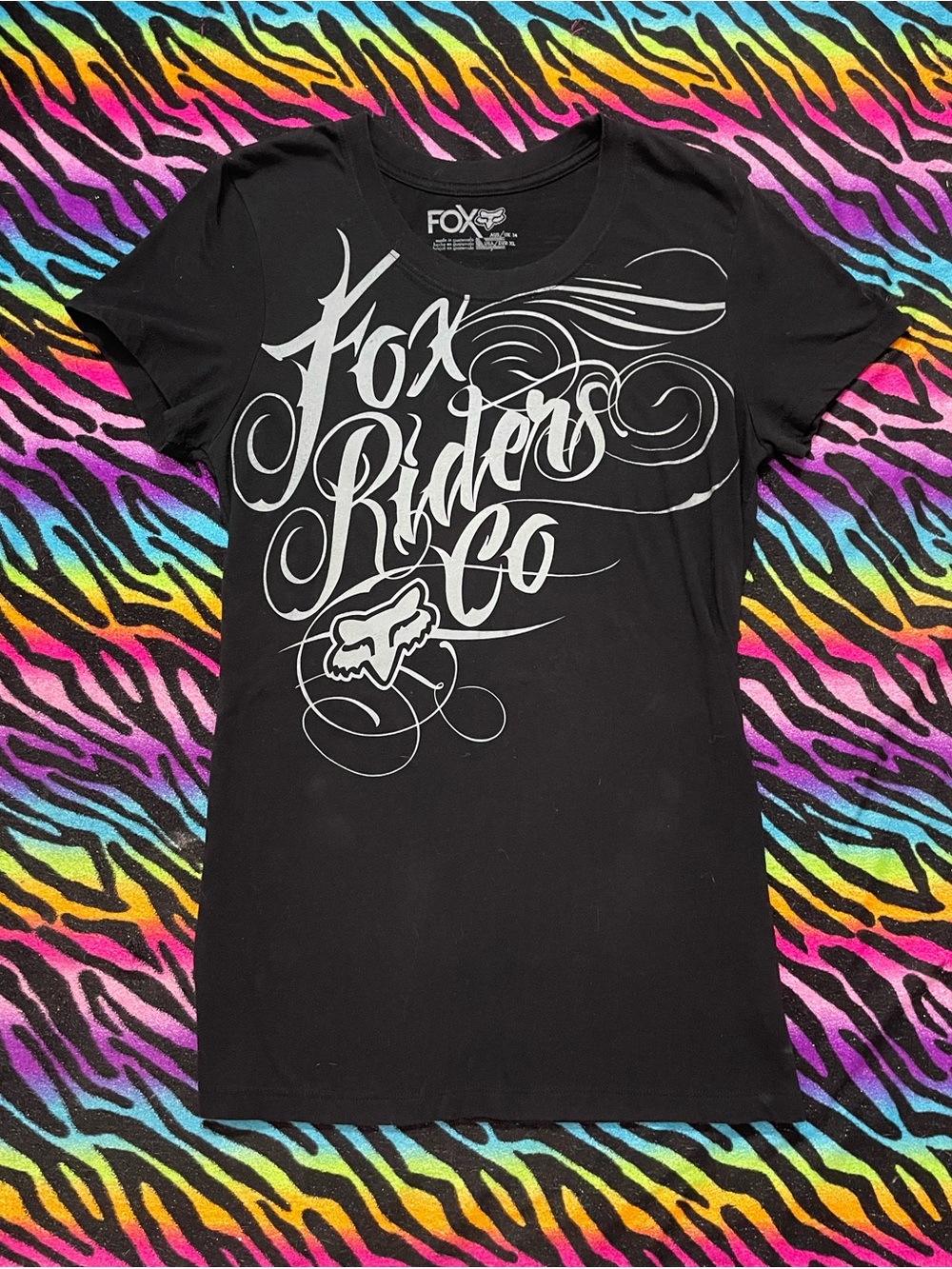 Y2k Vintage Fox Tee with Grey Script Logo